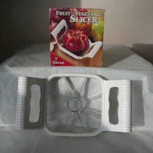Vintage Gourmet Handled Fruit & Vegetable Slicer GC12728 3.5" Square-Orig Pkg